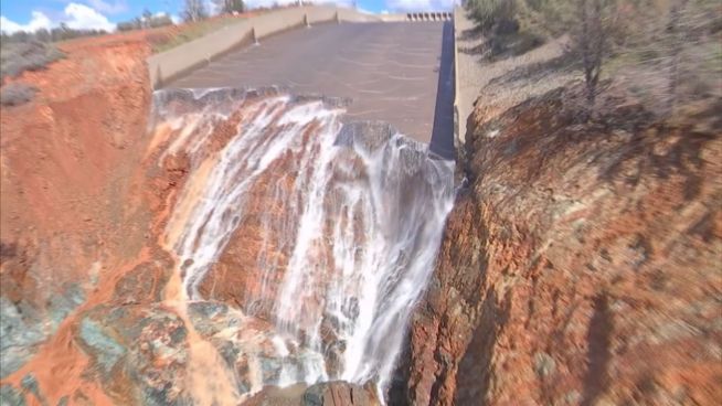 Lake Oroville: Drohne zeigt zerstörten Hochwasserschutz