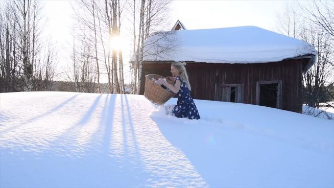 Hausarbeit in Schweden: Künstlerin trotzt dem Frühling